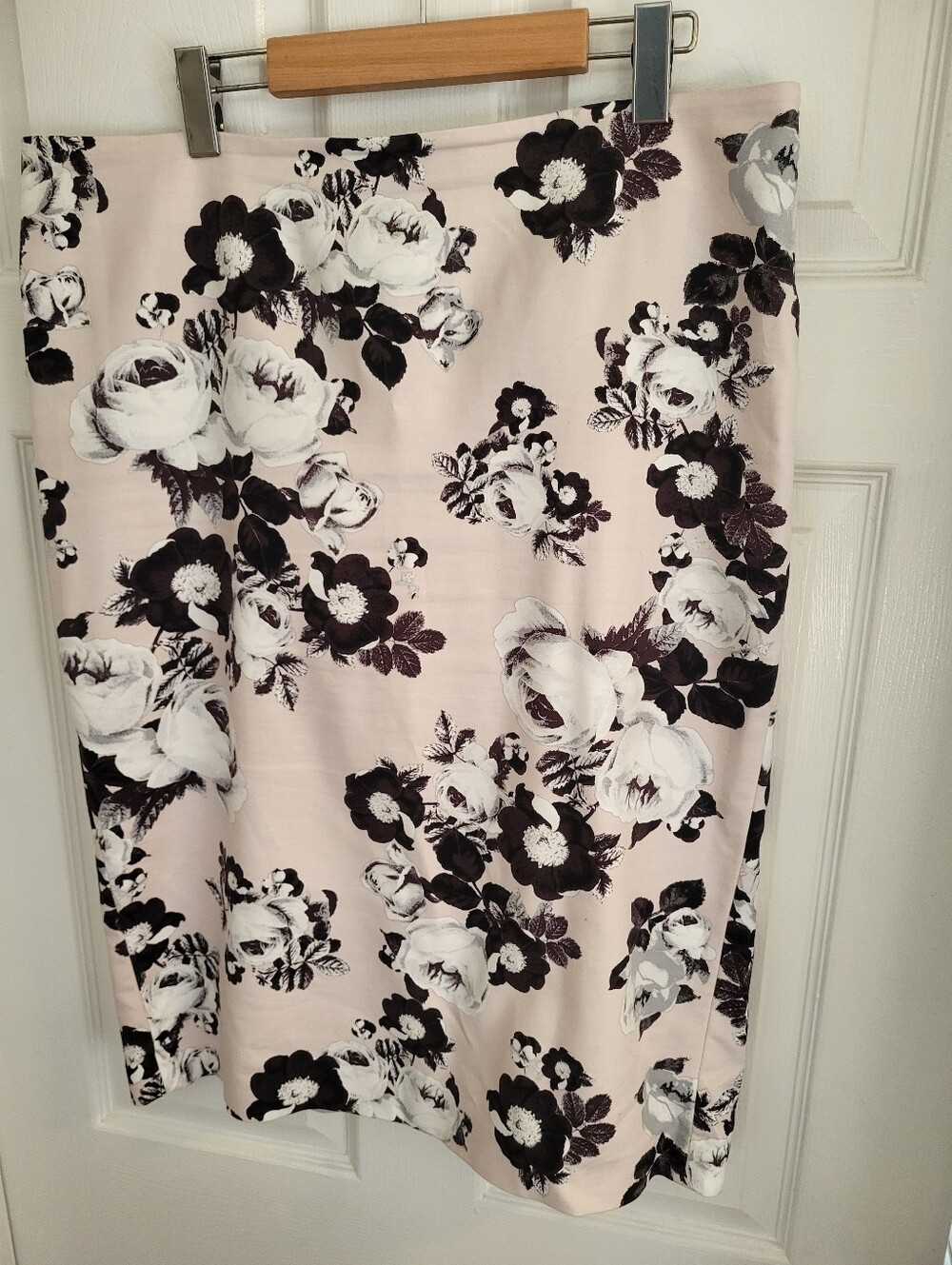 Lord & Taylor Blush Pink Floral Pencil Skirt